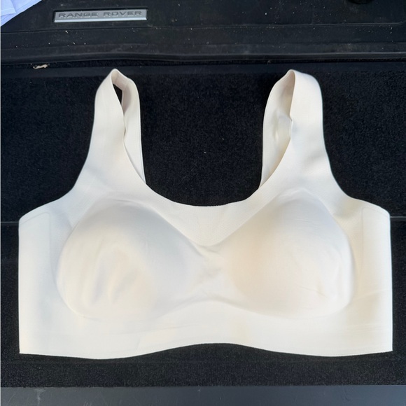 Momcozy Seamless Cream Bra - Picture 1 of 3